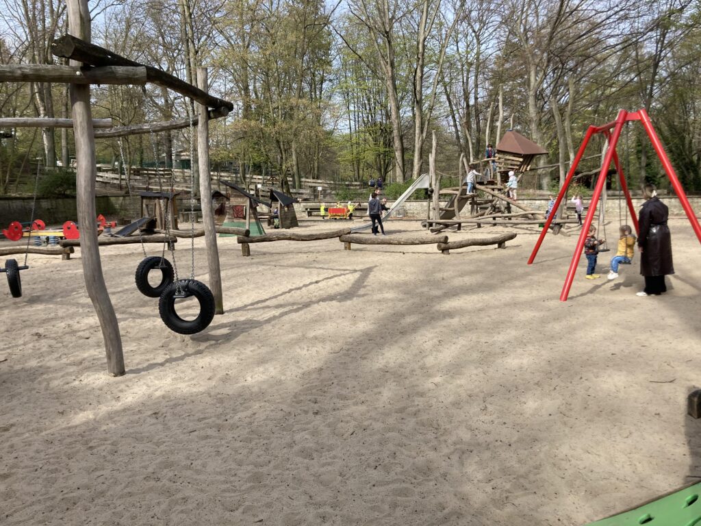Legeplads i den gratis mini-zoo i Volkspark Hasenheide